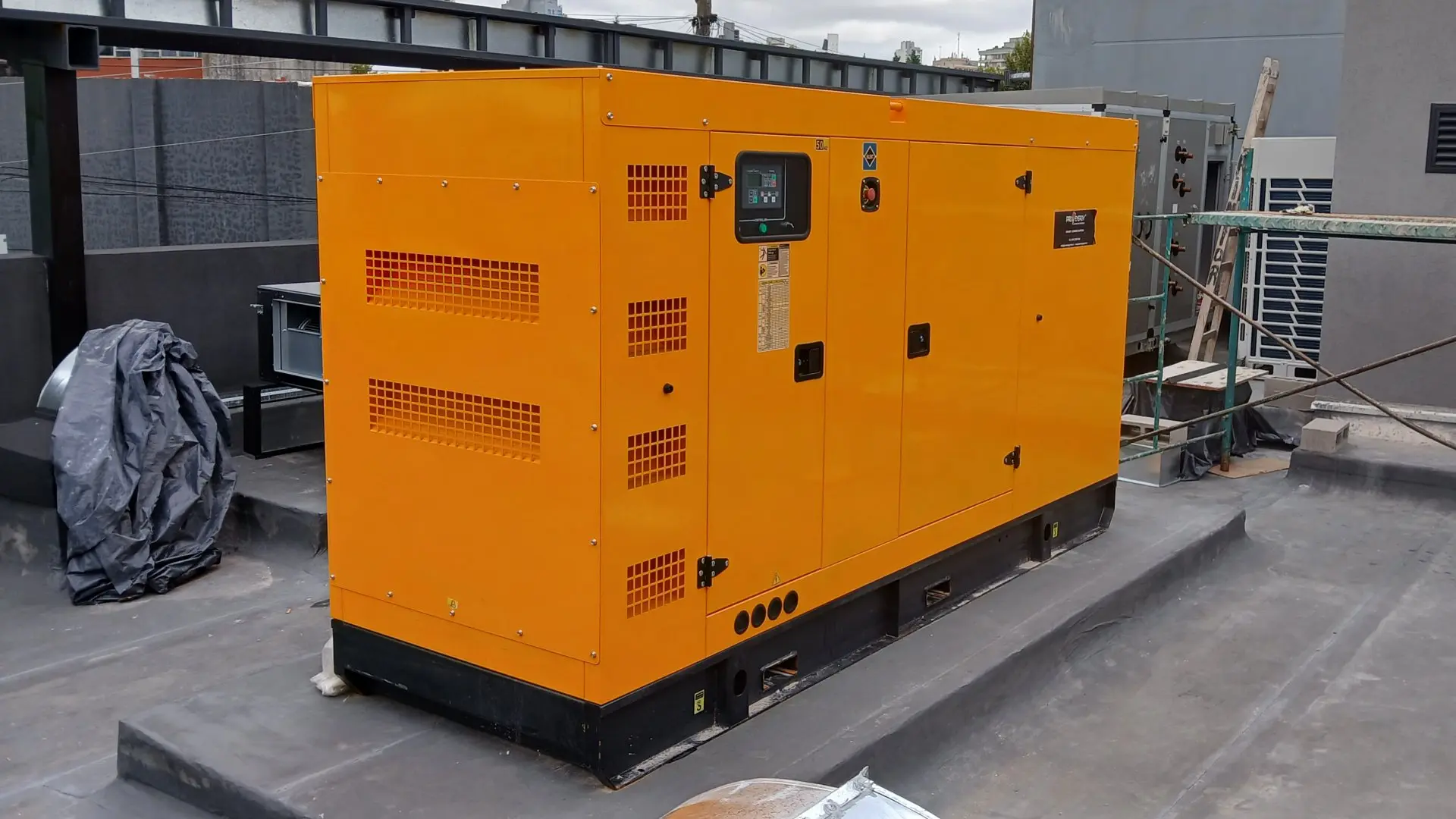 Grupo electrógeno Cummins para centro gastronómico