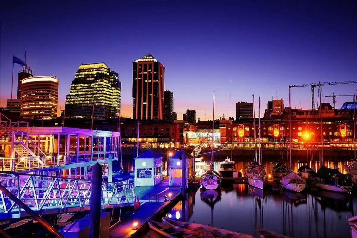 Grupo electrógeno Cummins 200 kVA para edificios y complejos