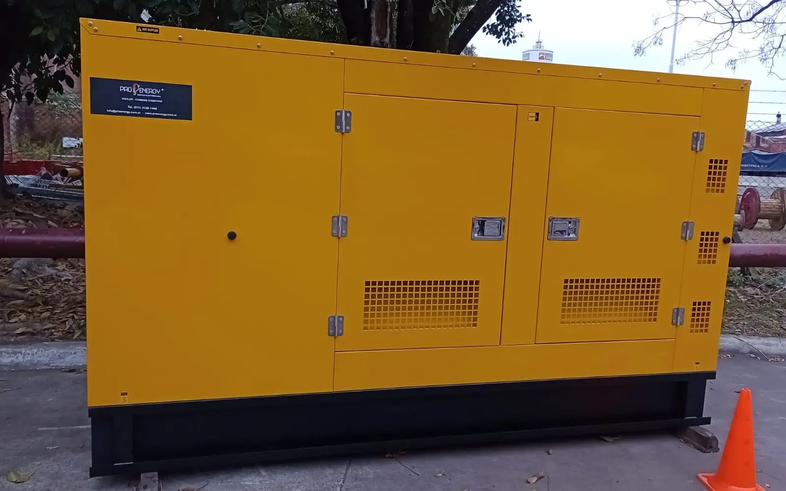 Grupo electrógeno en sala técnica en CABA