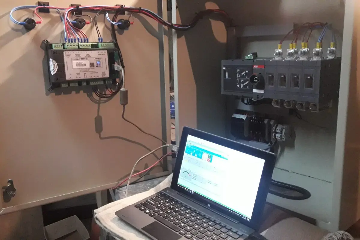 Configuración y puesta en marcha de tablero ATS para grupo electrógeno a gas en entidad bancaria